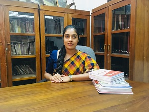 Ms.Thashila Yohani (B.A (Kelaniya), MSSC (Kelaniya), (Reading))