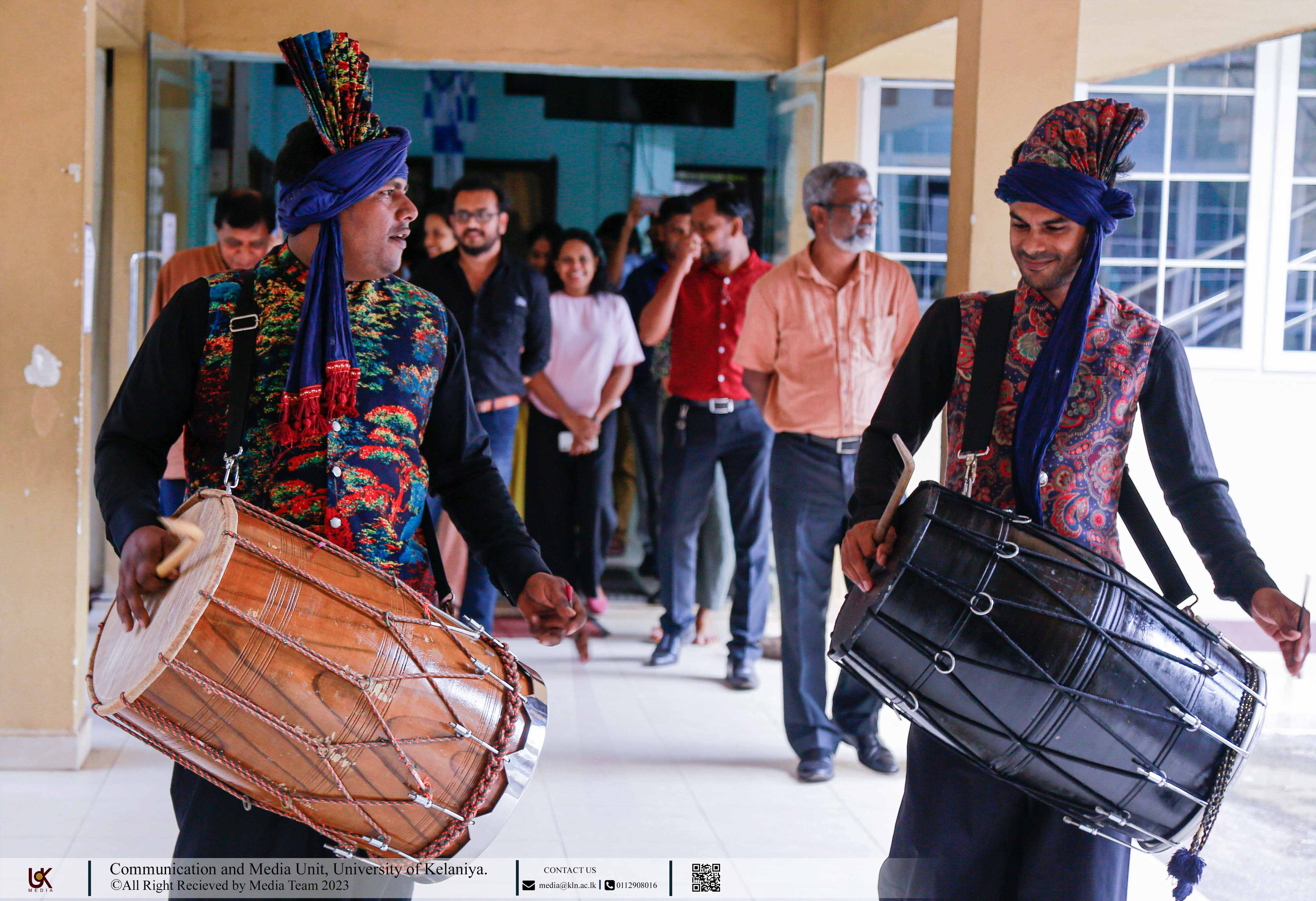 The launch of “śrī lānkēya damiḷa sinamālōlīn” and the introduction of the Tamil feature film